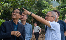 增城经济技术开发区科技创新局副局长卢灵考察我院荔枝松茸实验基地